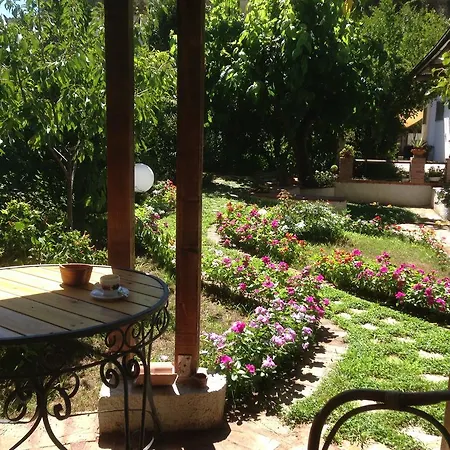 Residenza Luna Πέστουμ